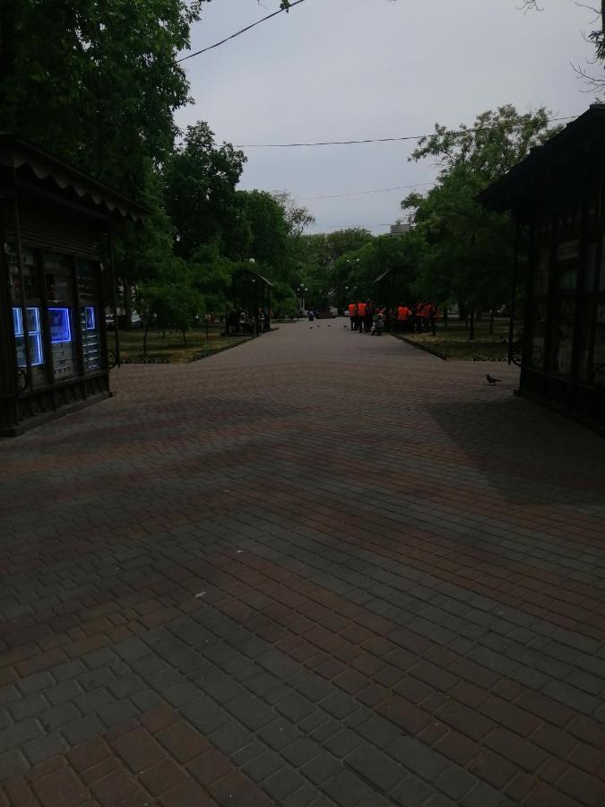 В сердце города! Рядом Дерибасовская Одесса Экстерьер фото